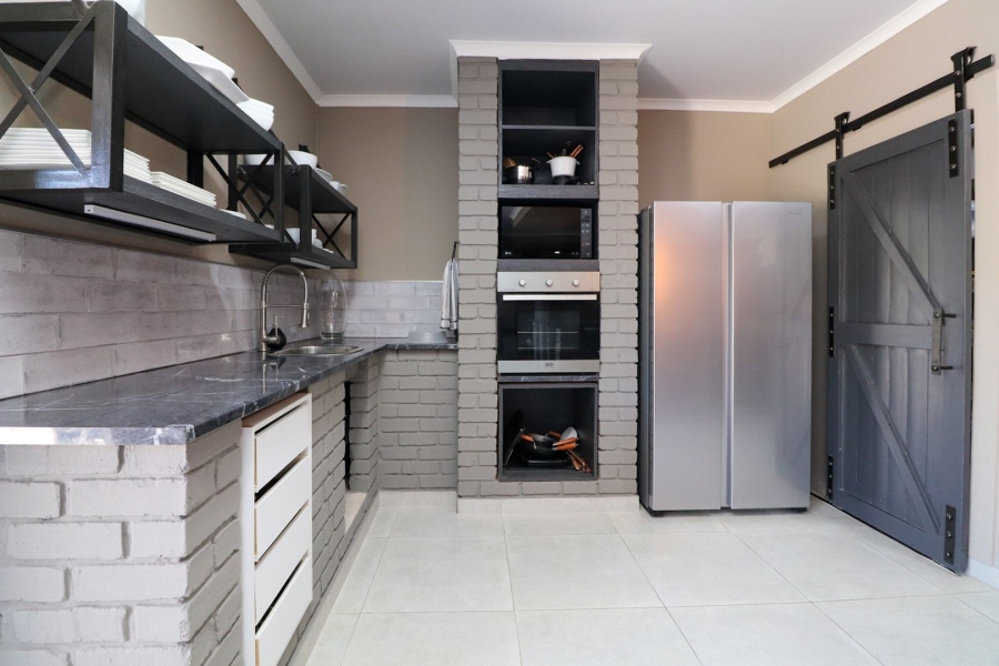 5 Bedroom Property for Sale in Irene Park North West